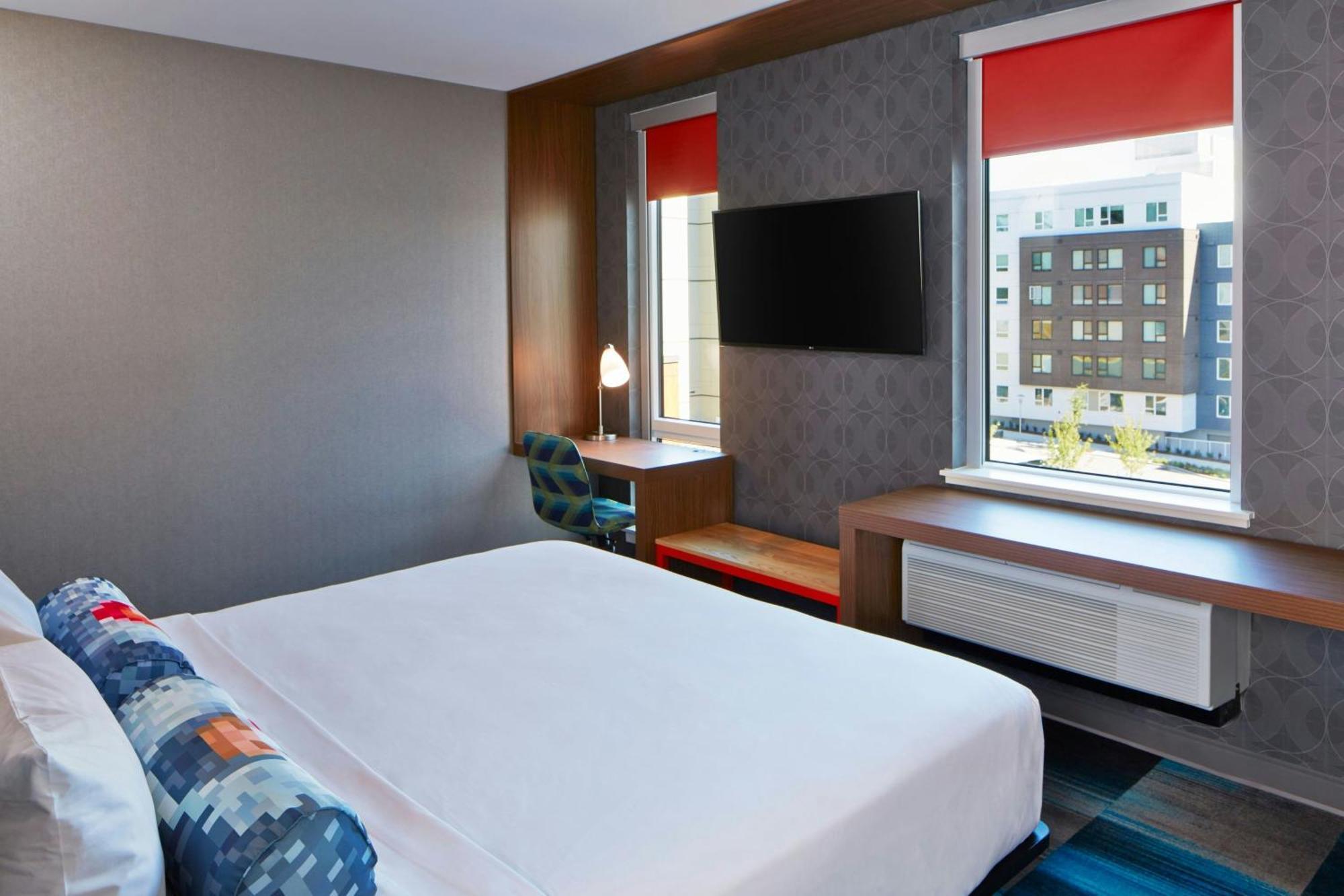 Aloft Seattle Redmond Hotel Exterior photo