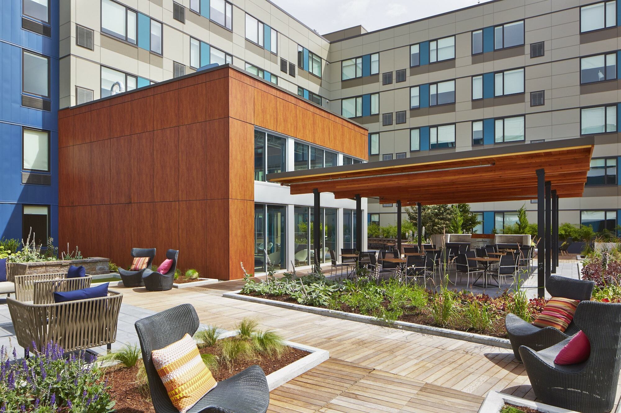 Aloft Seattle Redmond Hotel Exterior photo